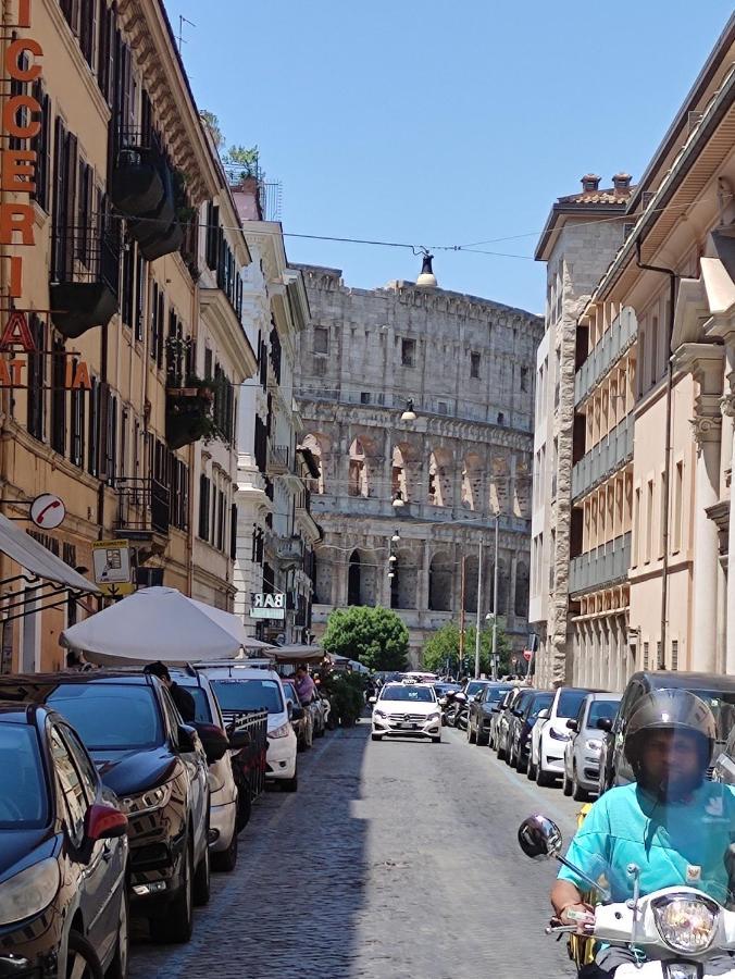 150 M Dal Colosseo - Appartamento Minerva Rome Extérieur photo